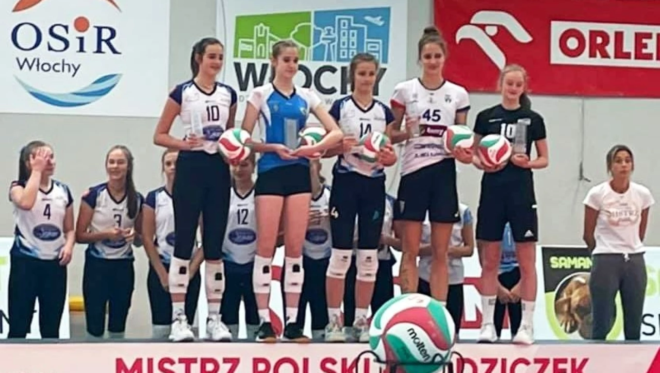 Młodziczki z medalami i wyróżnieniami